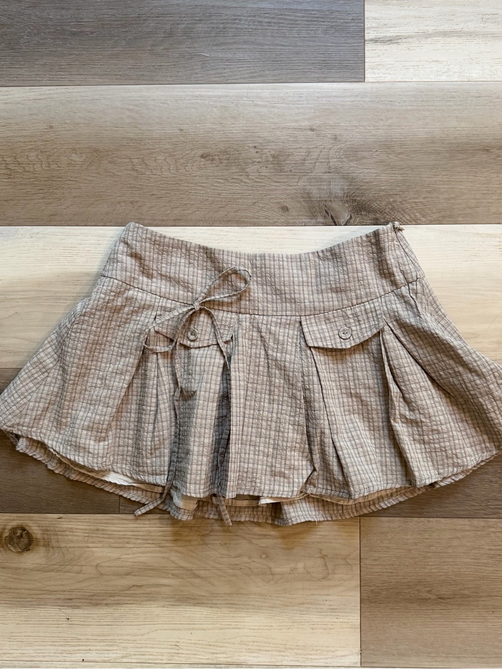 Princess Polly Beige Plaid Pleated Skirt with Shorts and Lining Size 4